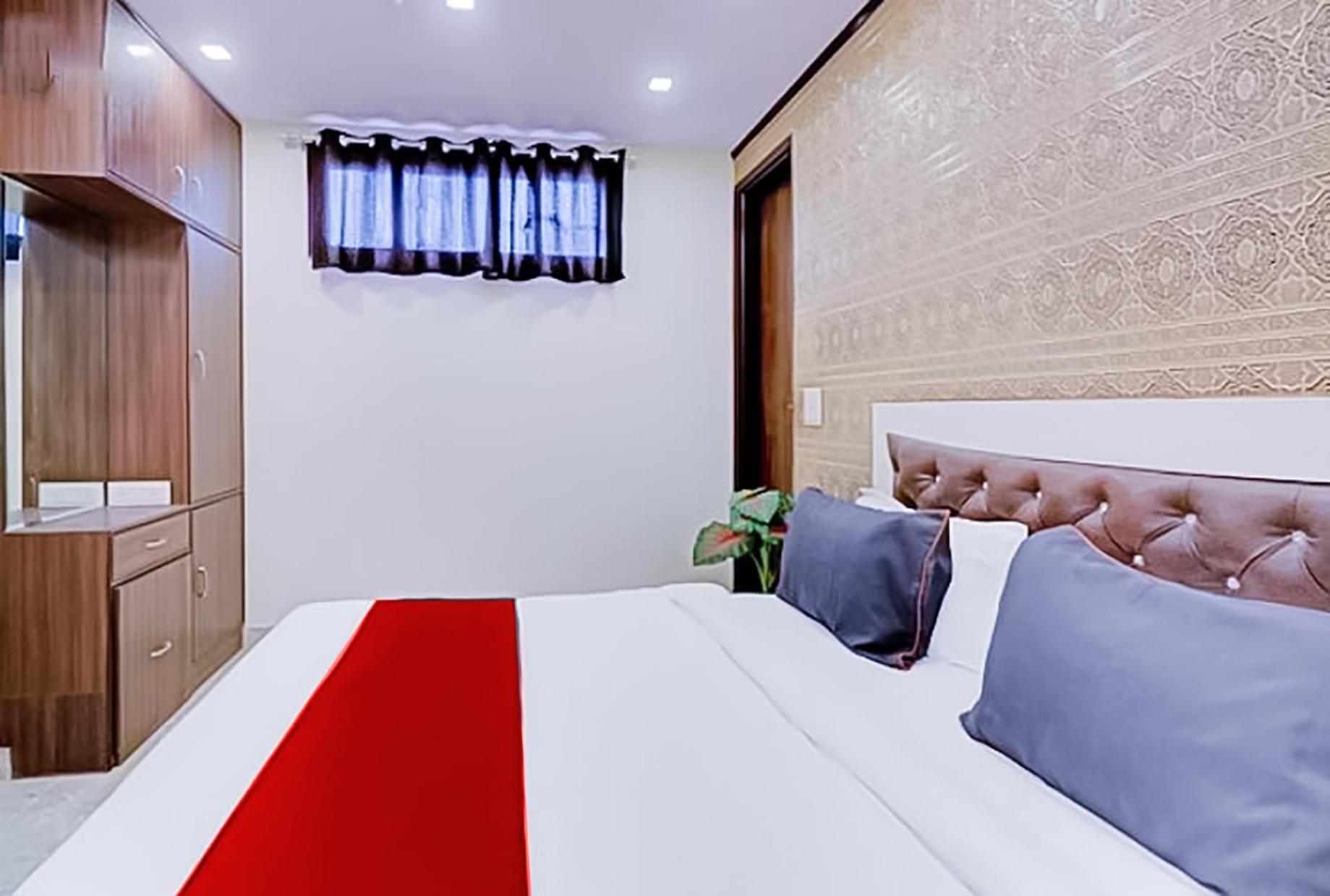 Hotel Green Palace - Jagat Puri New Delhi Exterior photo